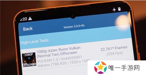 大型手游“帧数拉满” 骁龙8至尊版游戏表现强悍